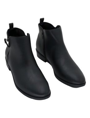 Journee Collection Black Faux Leather Ankle Boots Size 9.5M